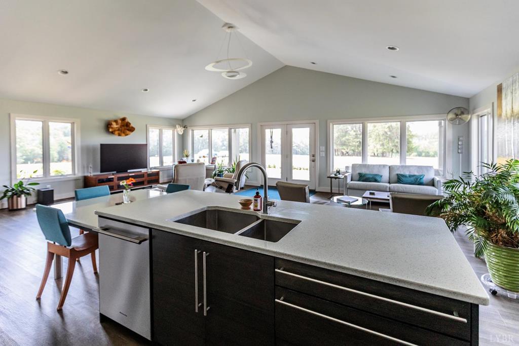 1370 Out Of Area Property Photo 9