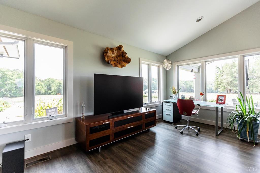 1370 Out Of Area Property Photo 16