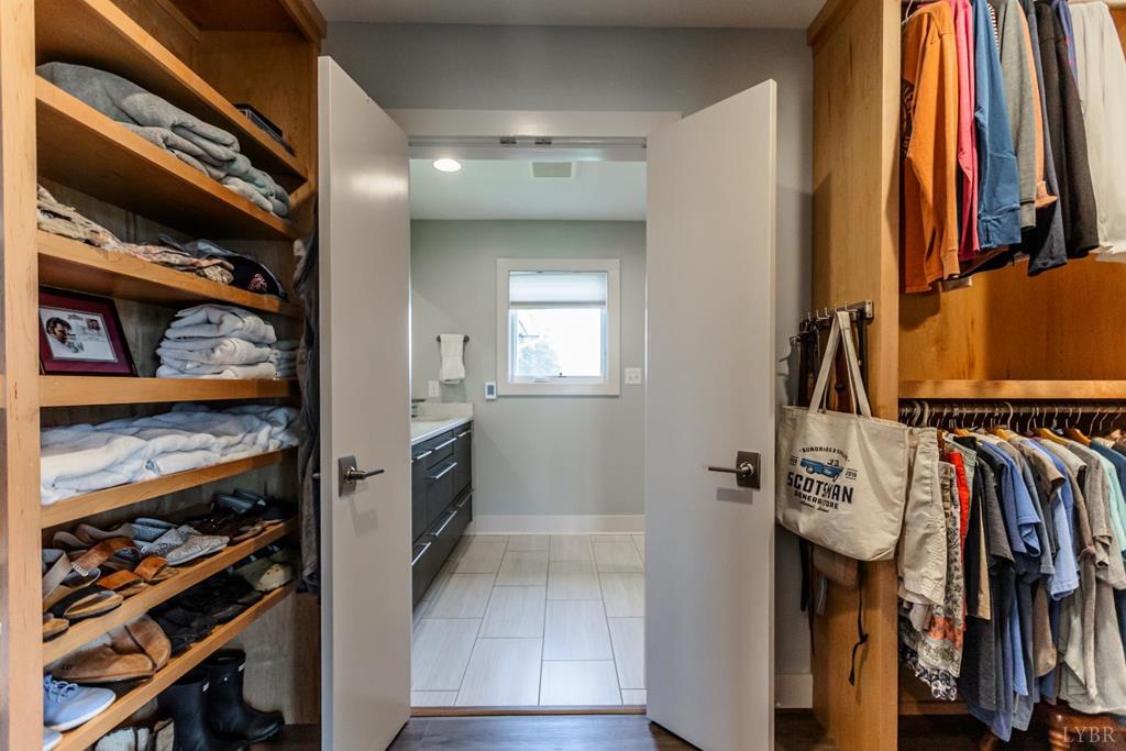 1370 Out Of Area Property Photo 43