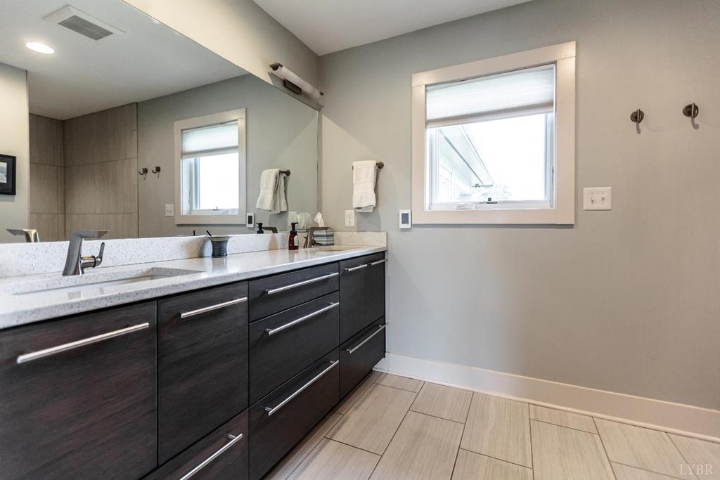 1370 Out Of Area Property Photo 44
