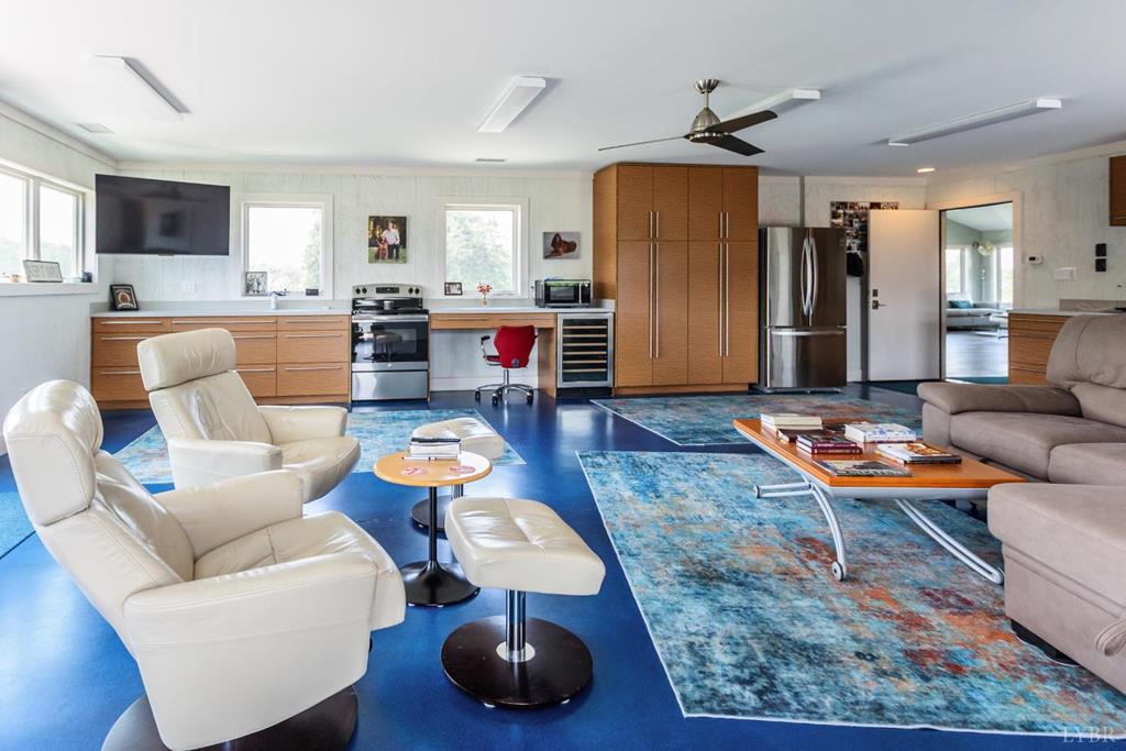 1370 Out Of Area Property Photo 57