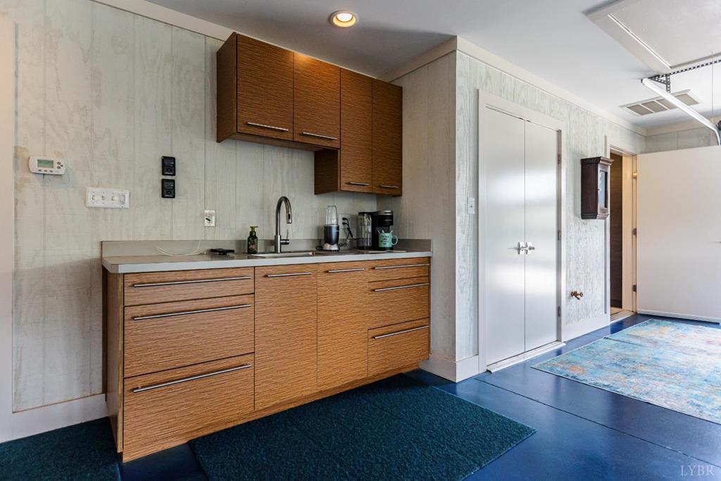 1370 Out Of Area Property Photo 62