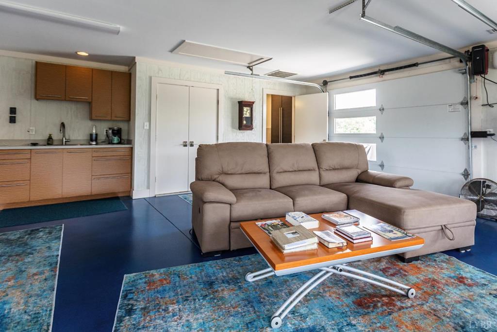 1370 Out Of Area Property Photo 64