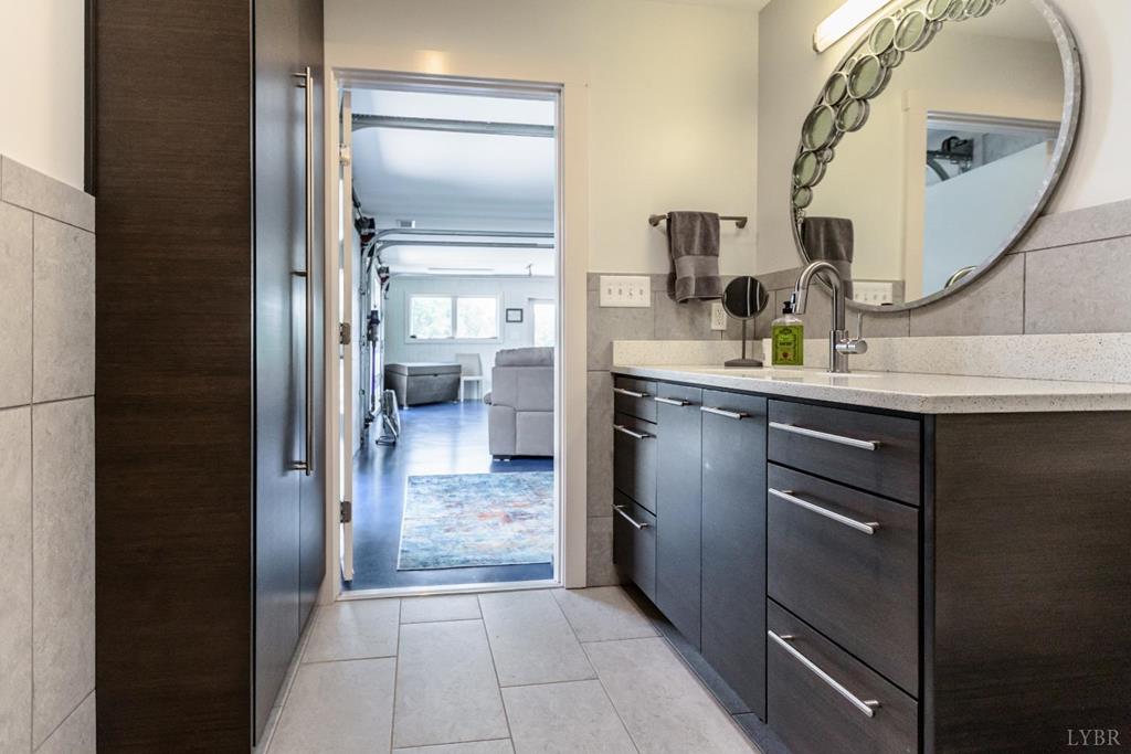 1370 Out Of Area Property Photo 67