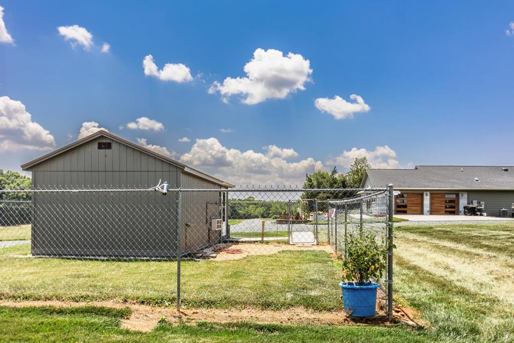 1370 Out Of Area Property Photo 78
