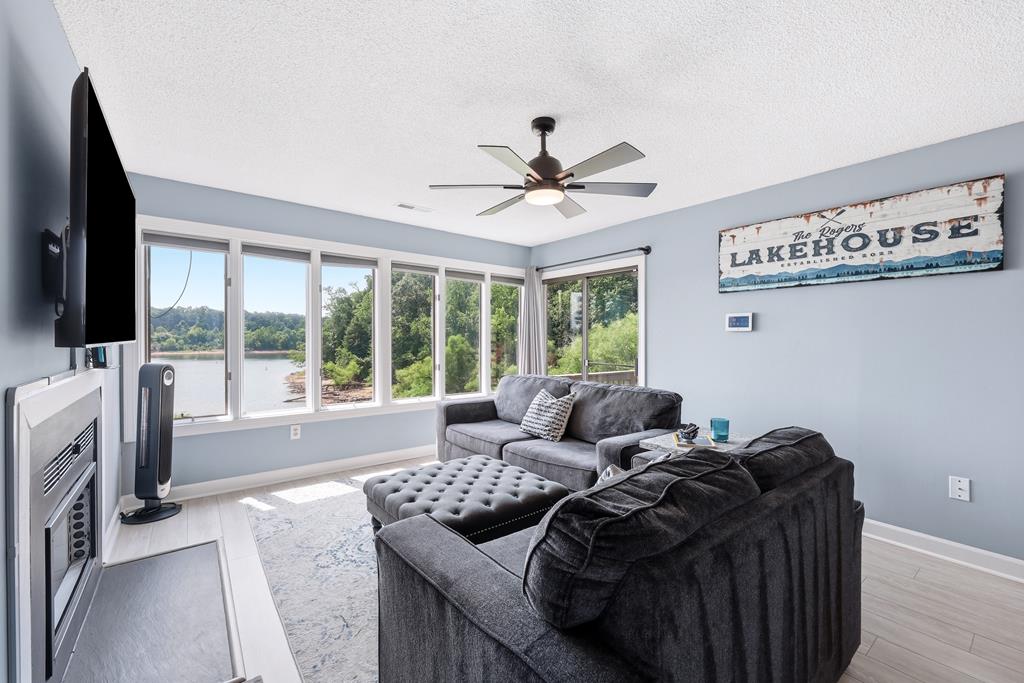 16 The Moorings Property Photo 1