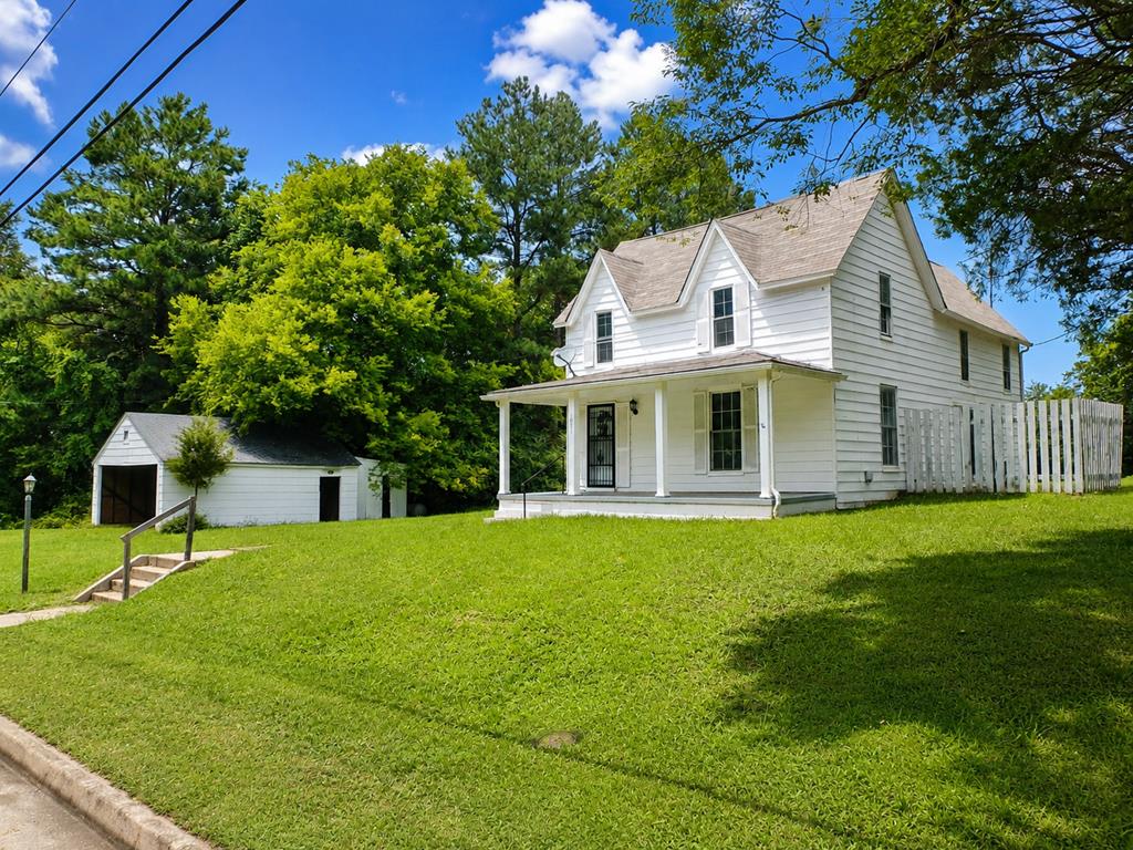 1031 Macdonald Road Property Photo 1