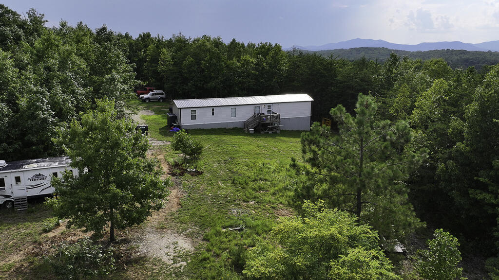 335 Bryant Hollow Road Property Photo 4