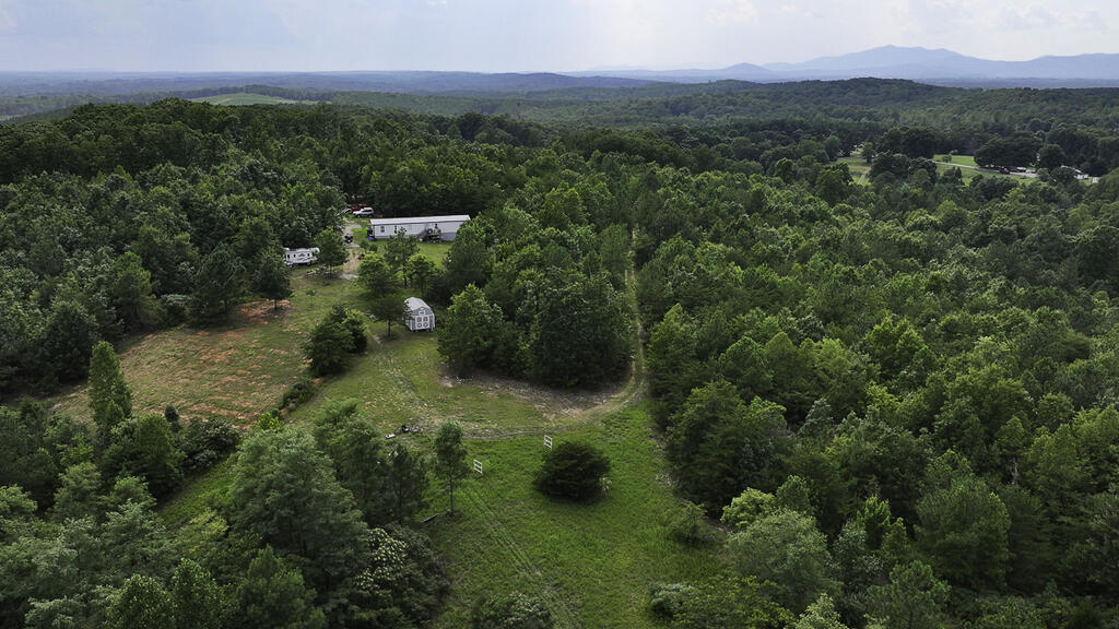 335 Bryant Hollow Road Property Photo 9