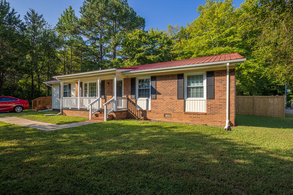 104 E Forest Trail Property Photo 2