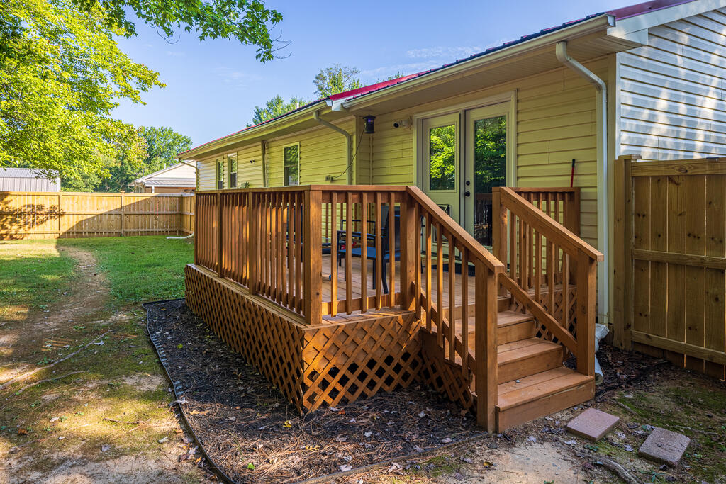104 E Forest Trail Property Photo 5