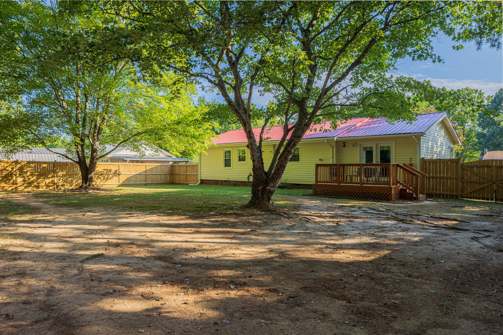 104 E Forest Trail Property Photo 6