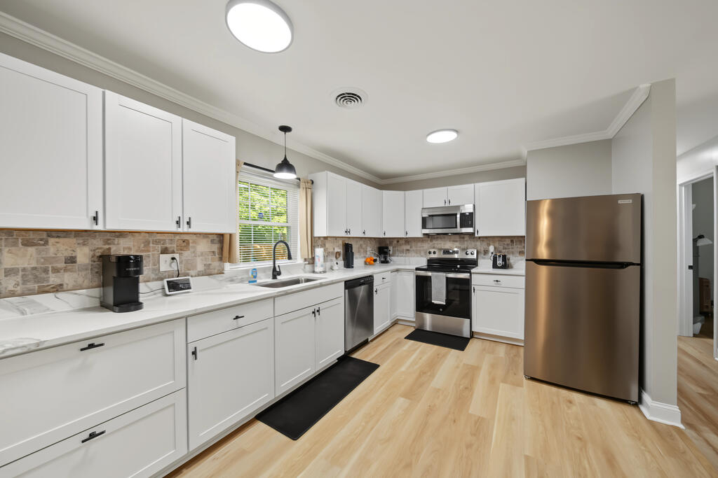 104 E Forest Trail Property Photo 8