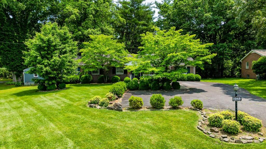 1088 Golf Course Road Property Photo 4