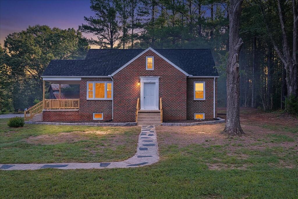 2080 Chatham Road Property Photo 1