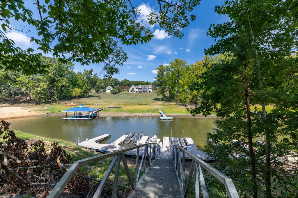 8 Berkeley Drive Property Photo 6