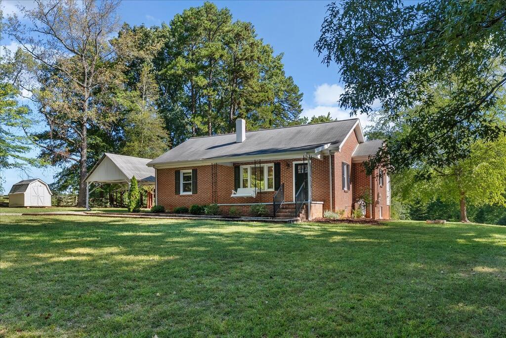 3071 East Hyco Road Property Photo 1