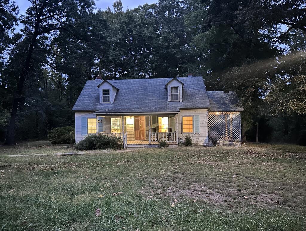 1041 Clarksville Road Property Photo 1