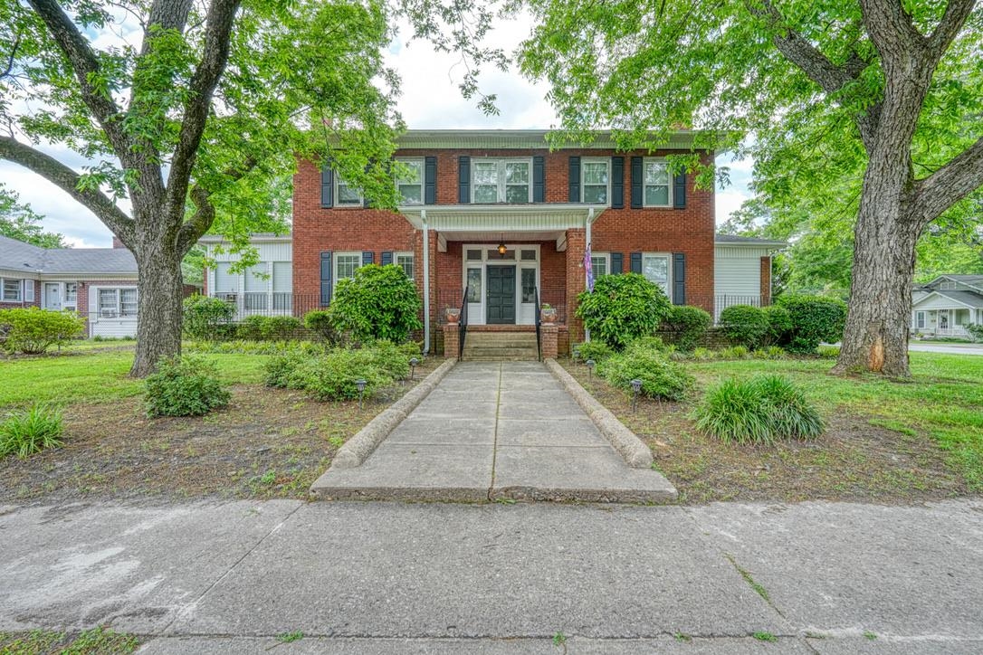 102 College Drive Property Photo