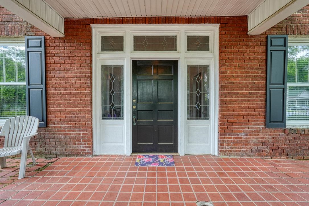 102 College Drive Property Photo 2