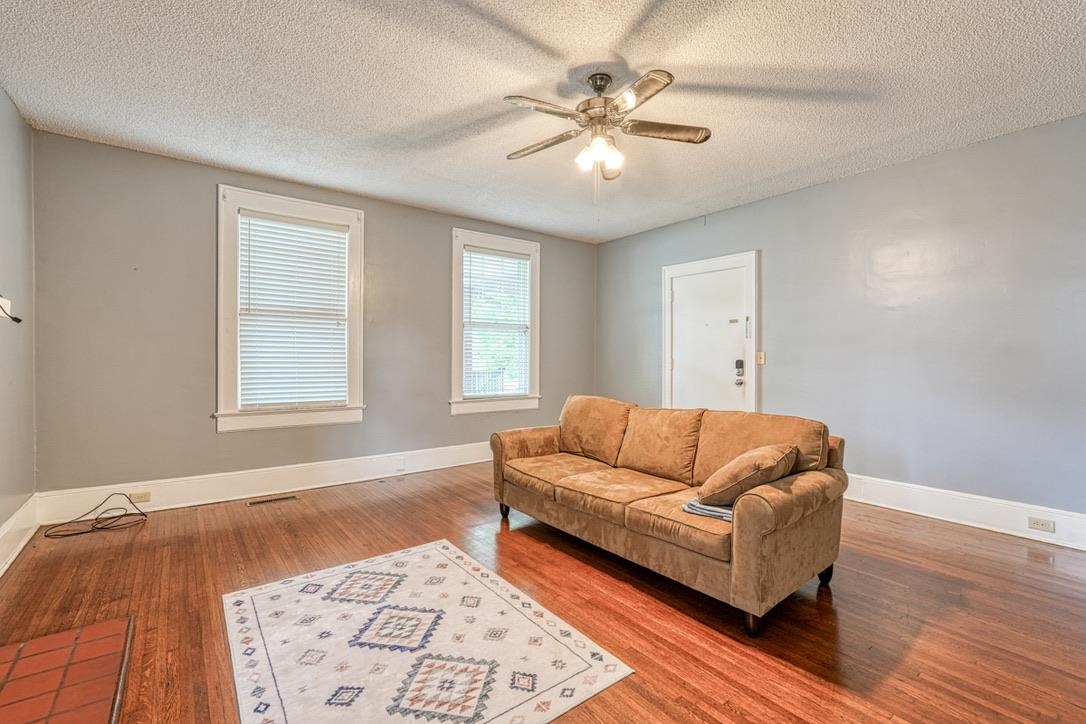 102 College Drive Property Photo 6