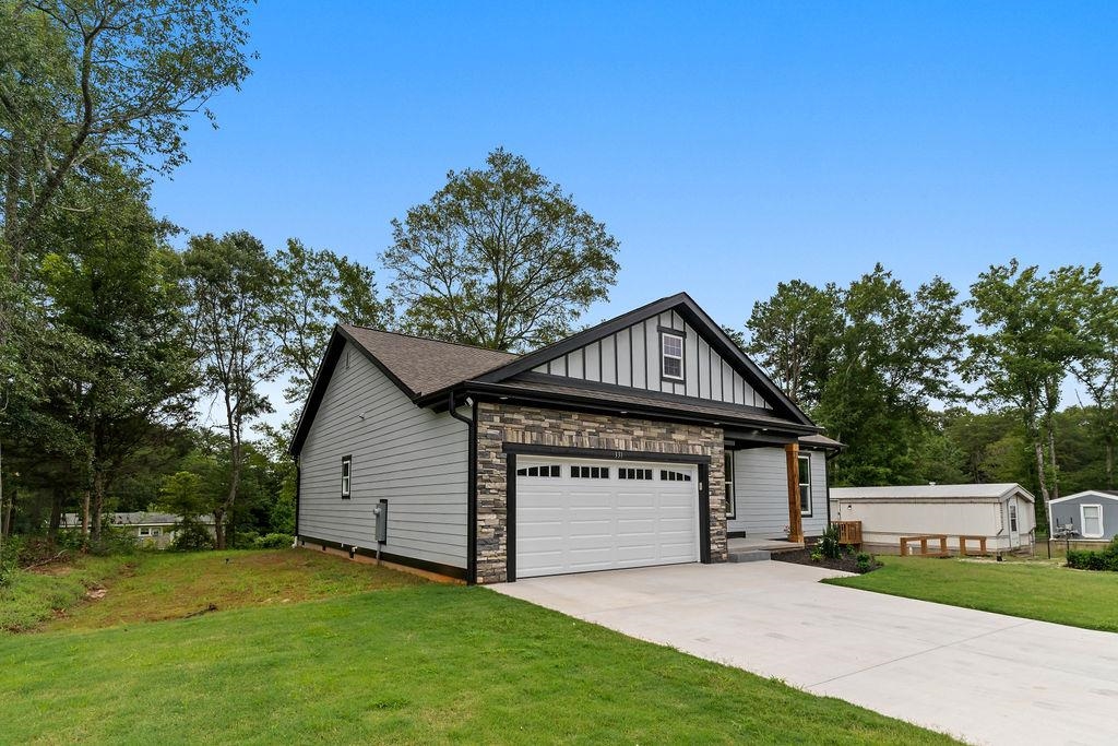 331 Skyline Road Property Photo 5