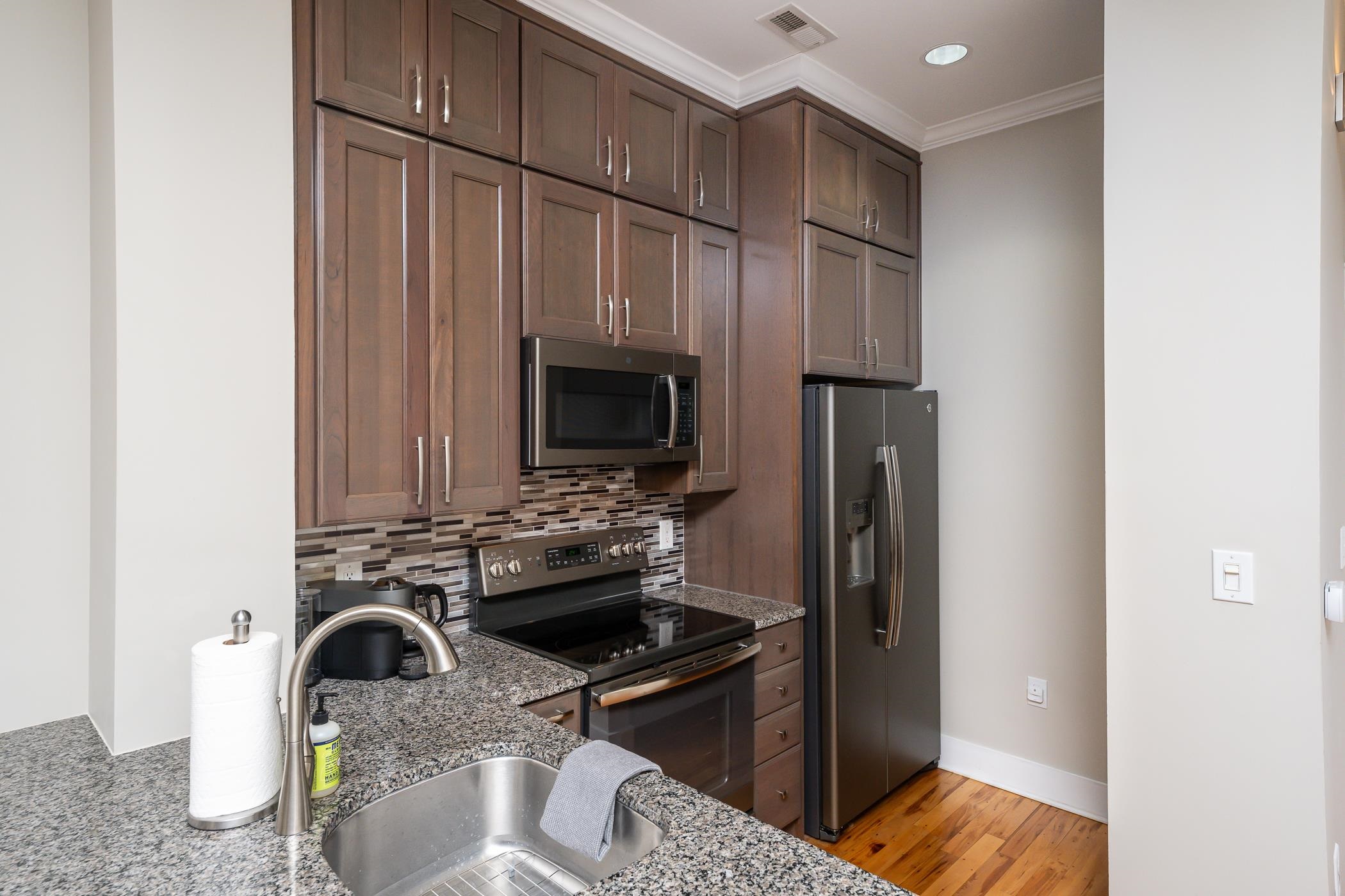 101 W Court Street Property Photo 6