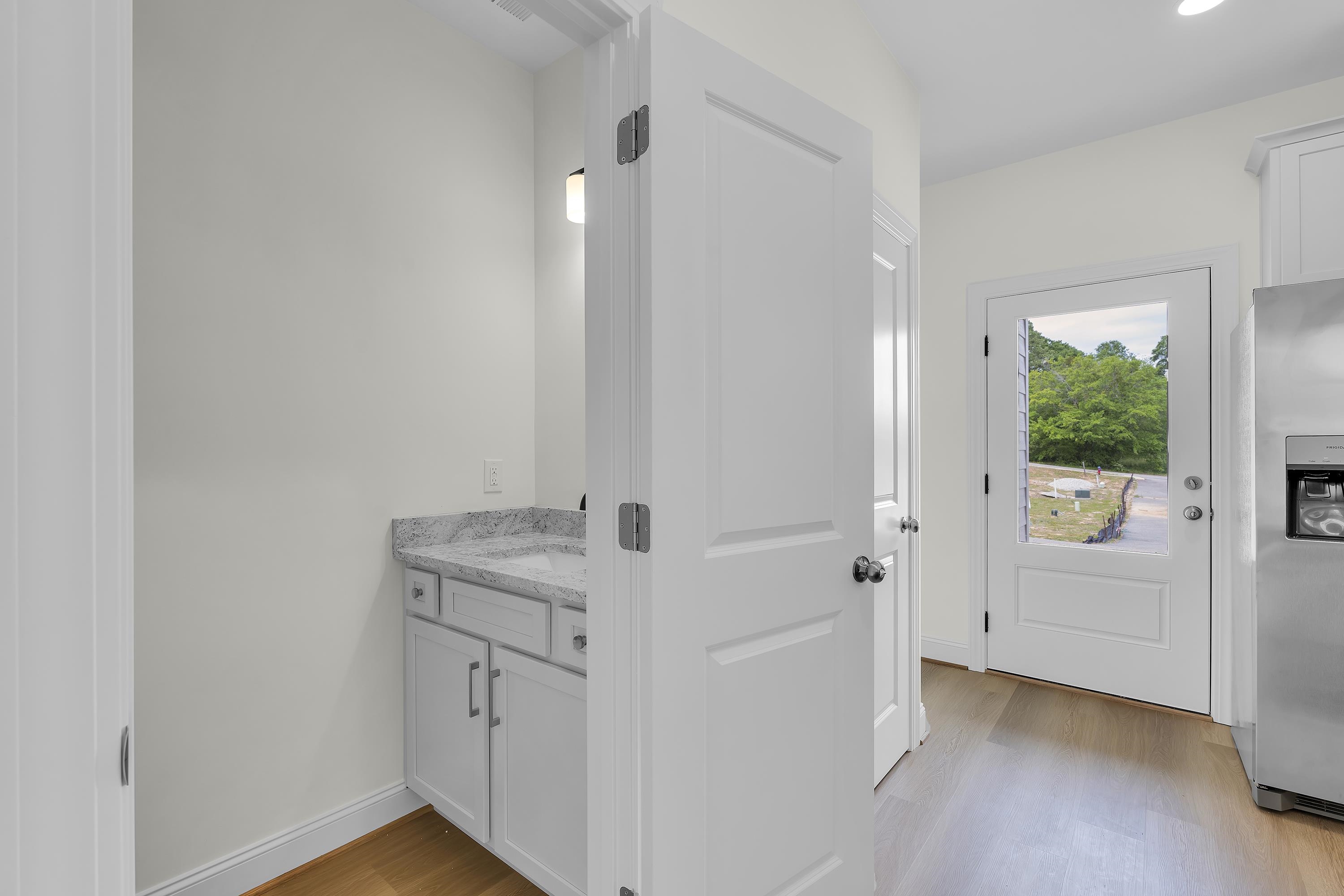 294 College Street Property Photo 10