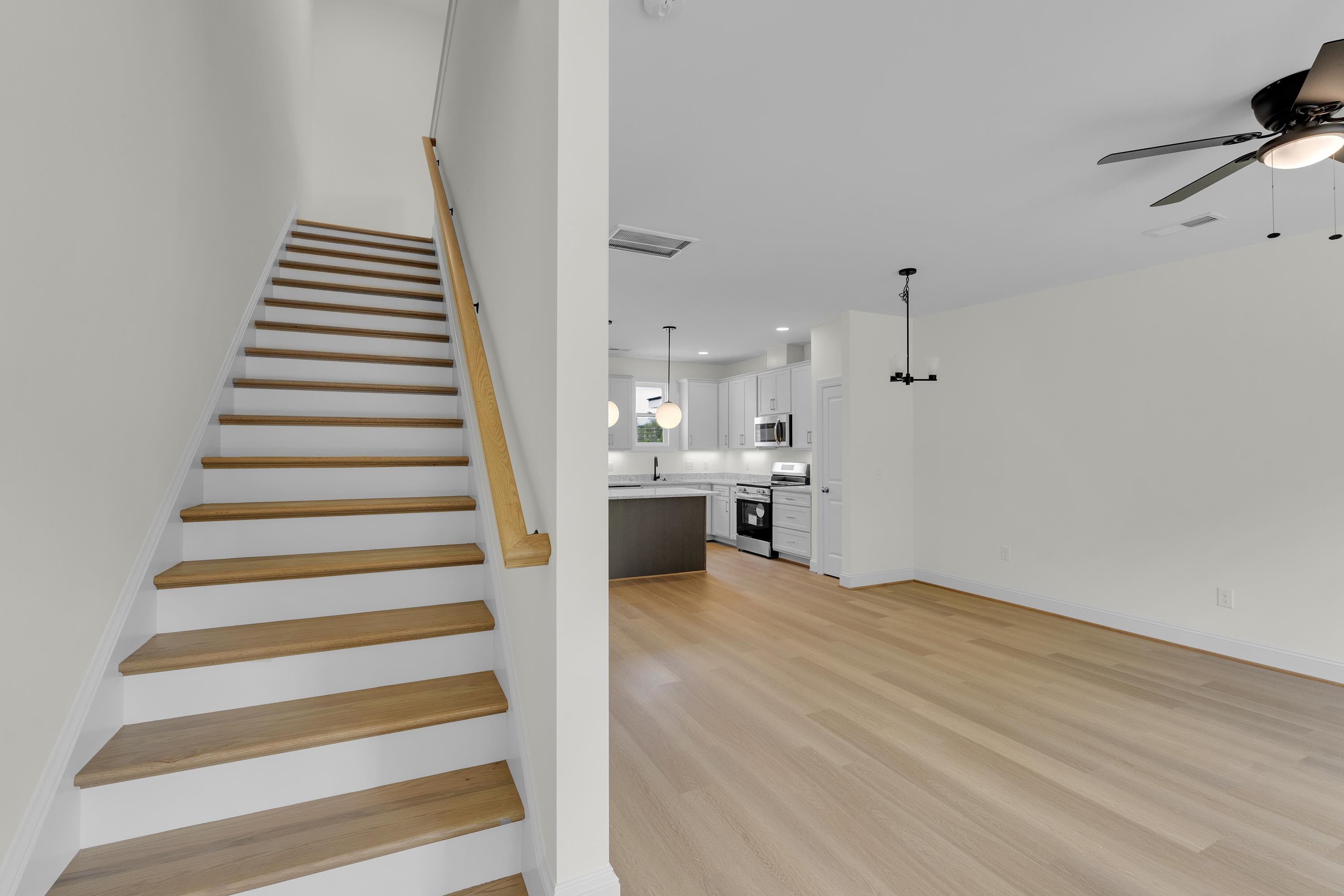 294 College Street Property Photo 11