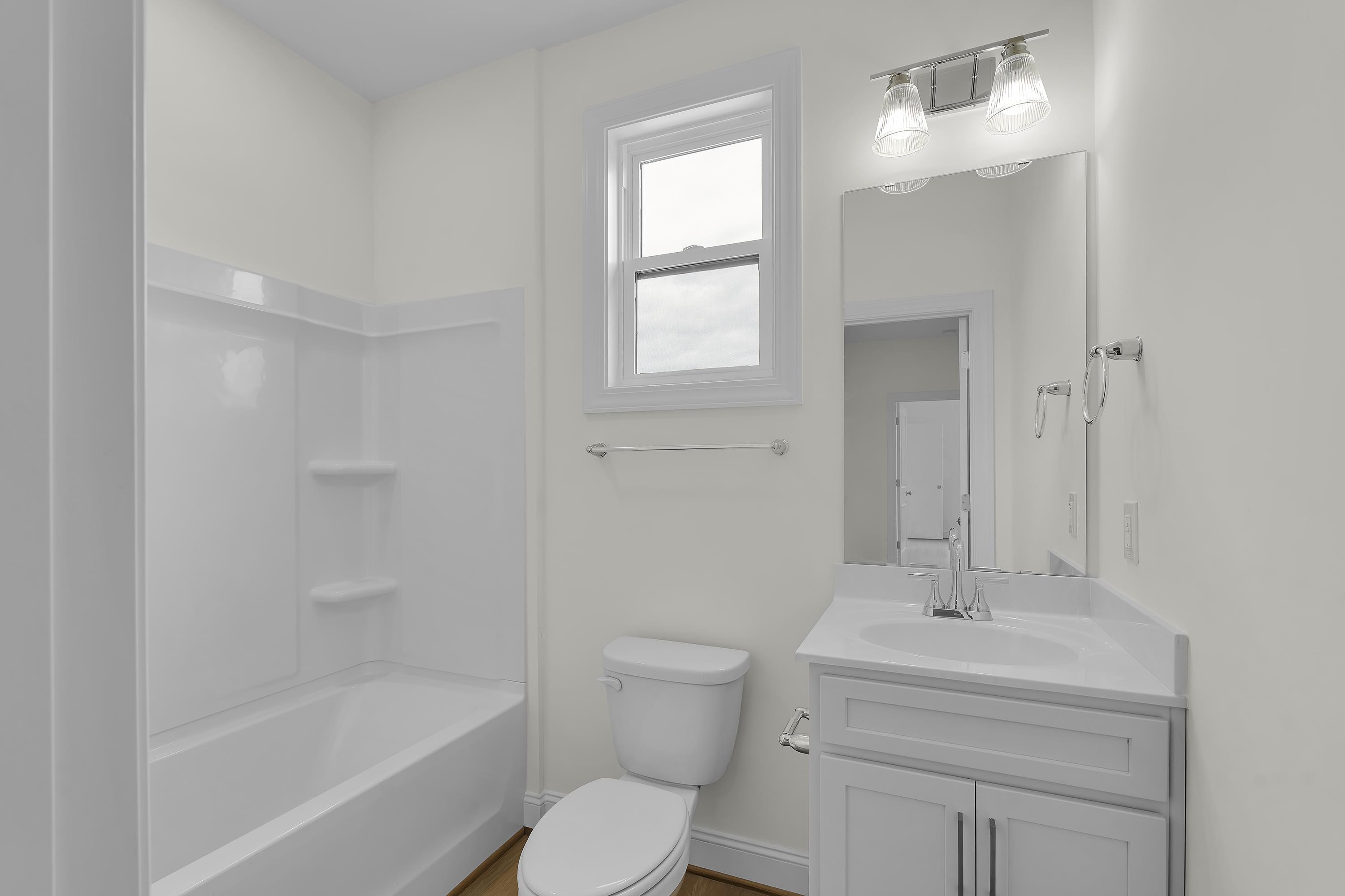 294 College Street Property Photo 13