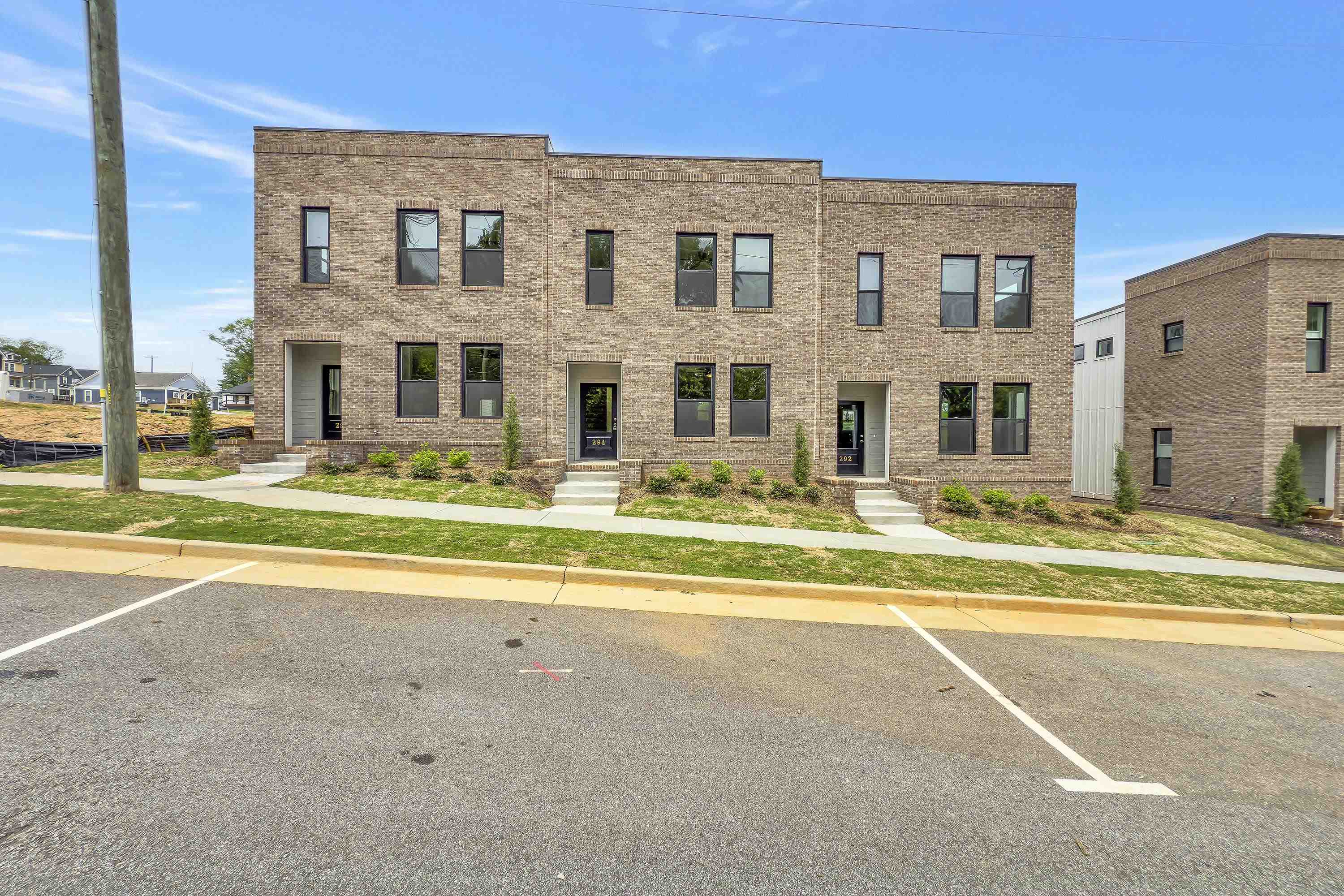 294 College Street Property Photo 20