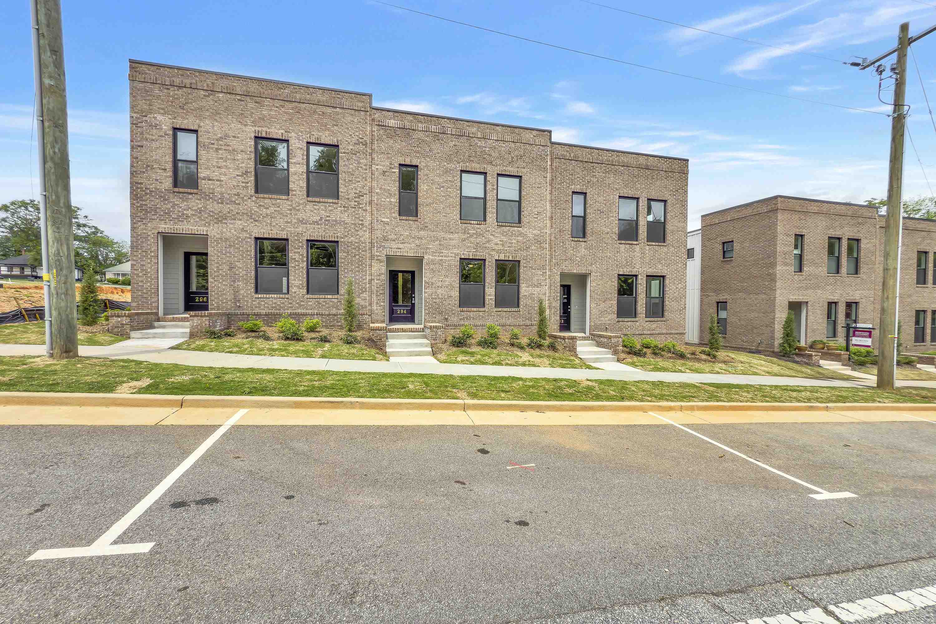 294 College Street Property Photo 21