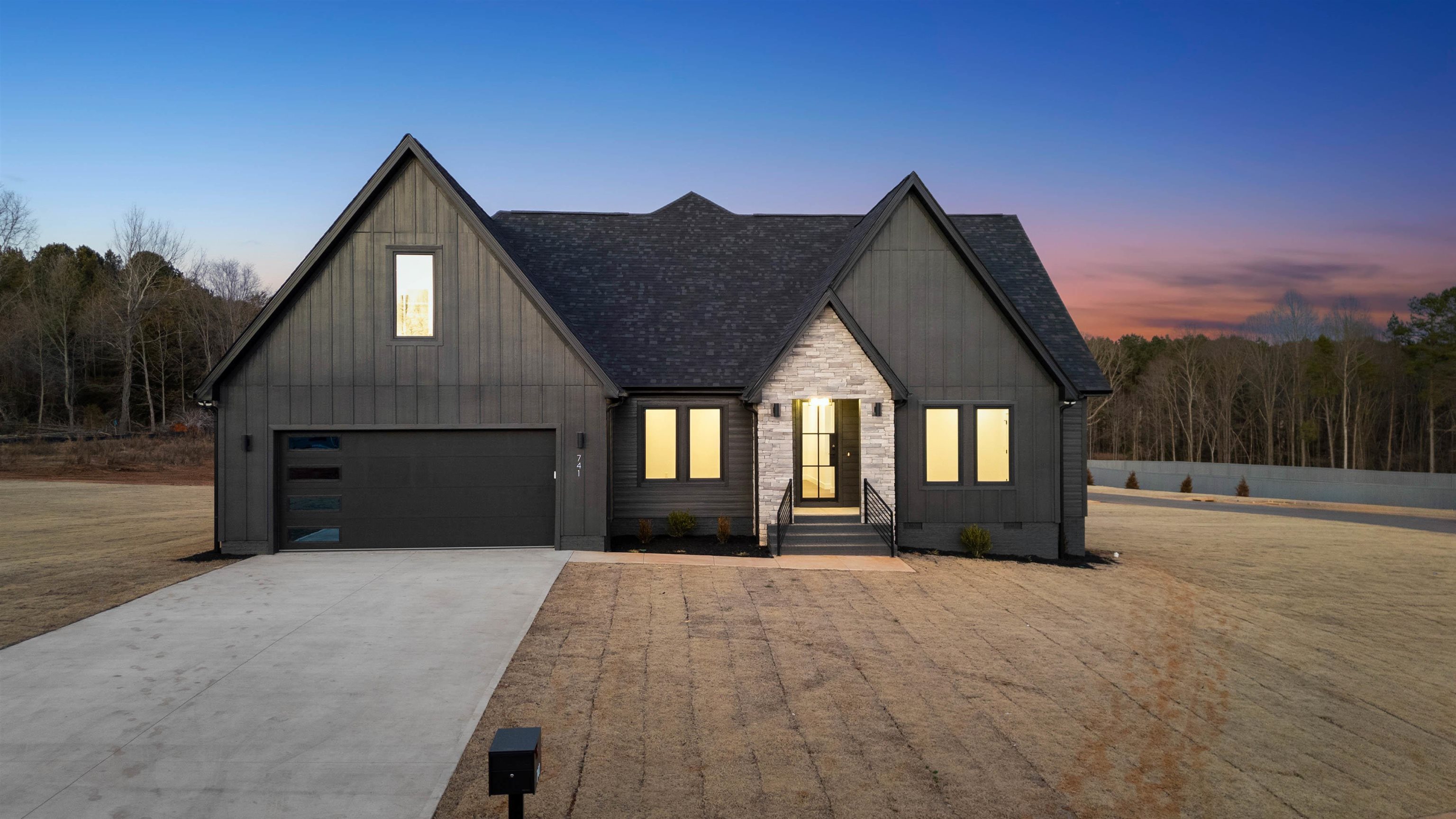 741 New South Court Property Photo 1