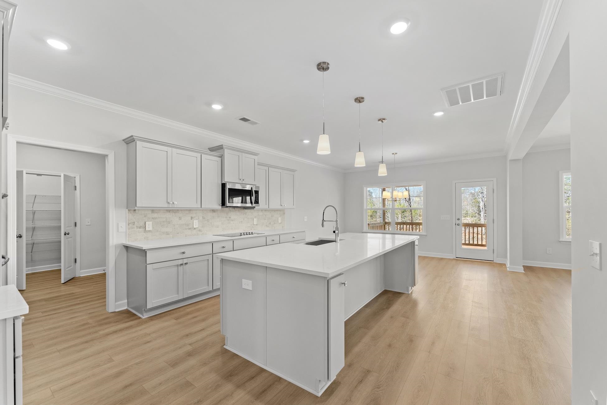 2046 Emily Margaret Road Property Photo 10