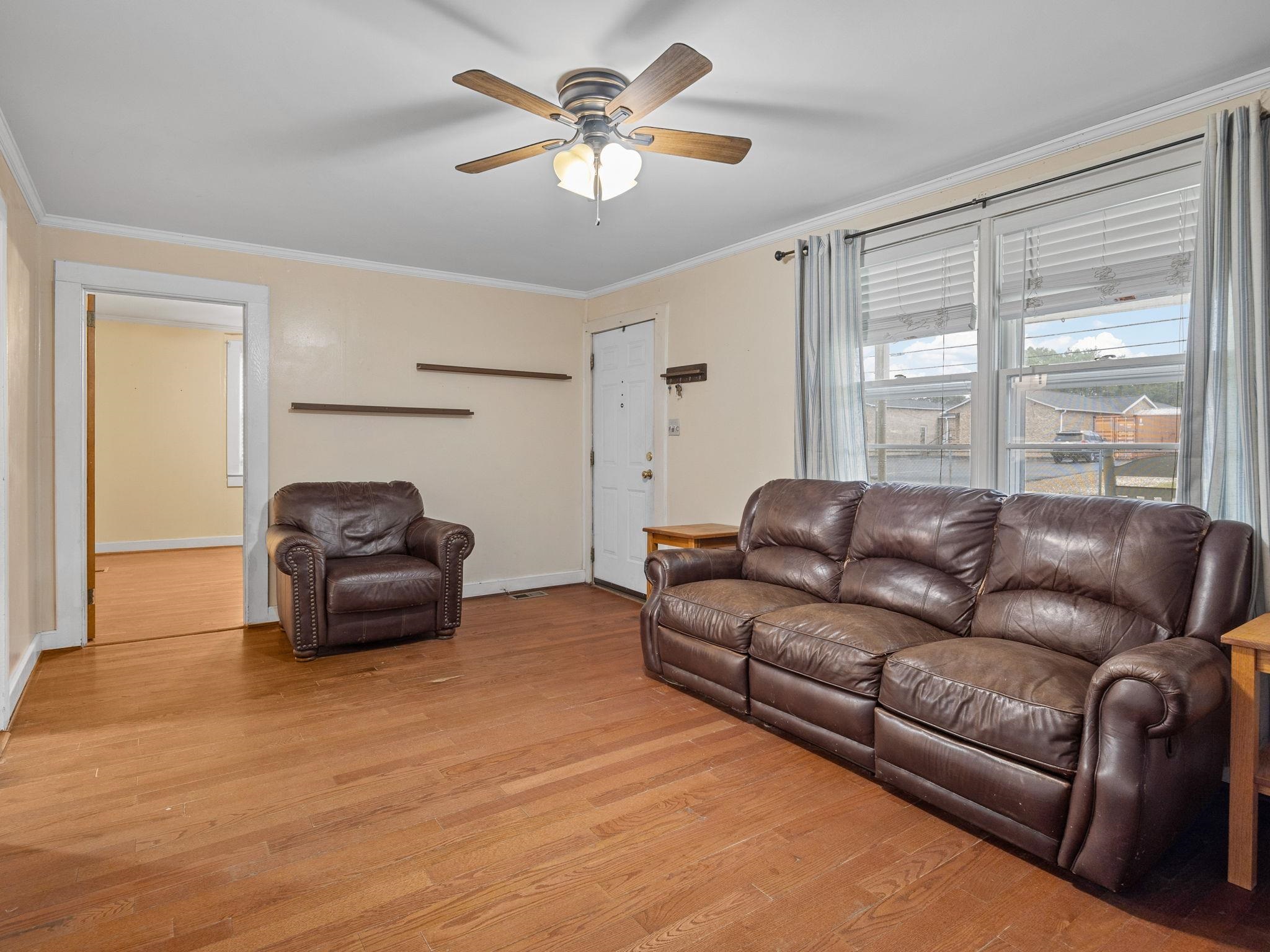 140 Hart St Street Property Photo 10