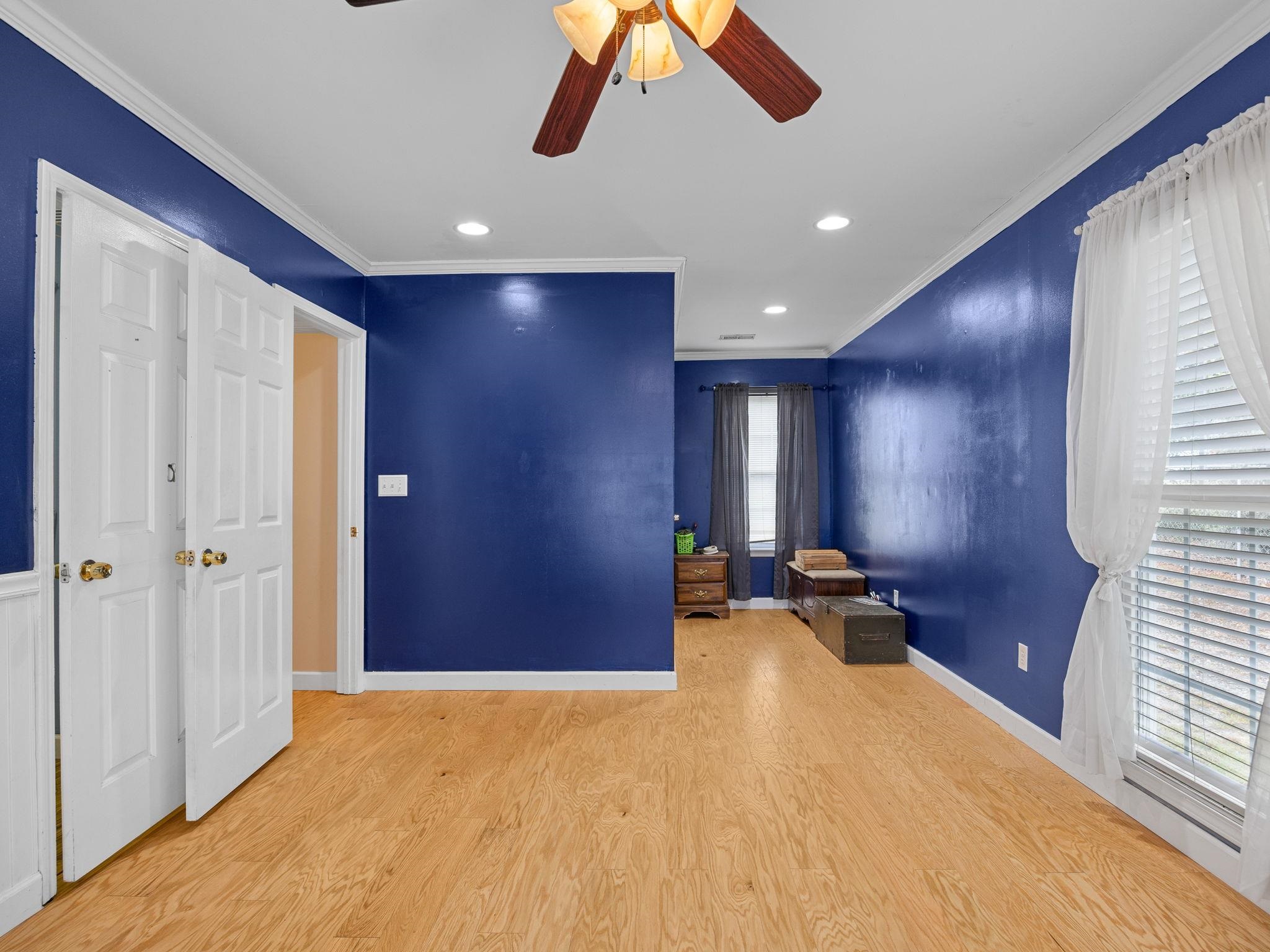 140 Hart St Street Property Photo 20