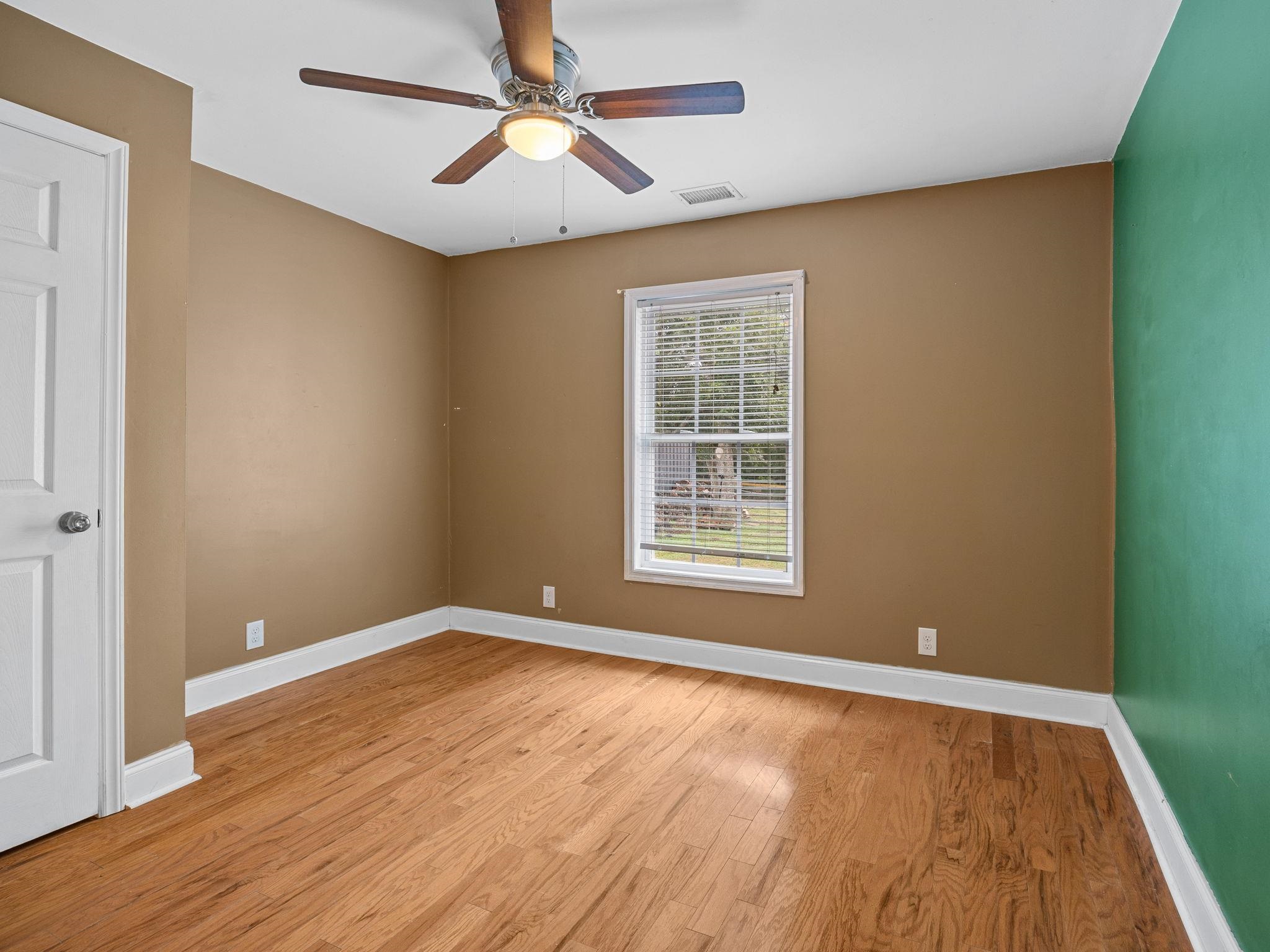 140 Hart St Street Property Photo 31