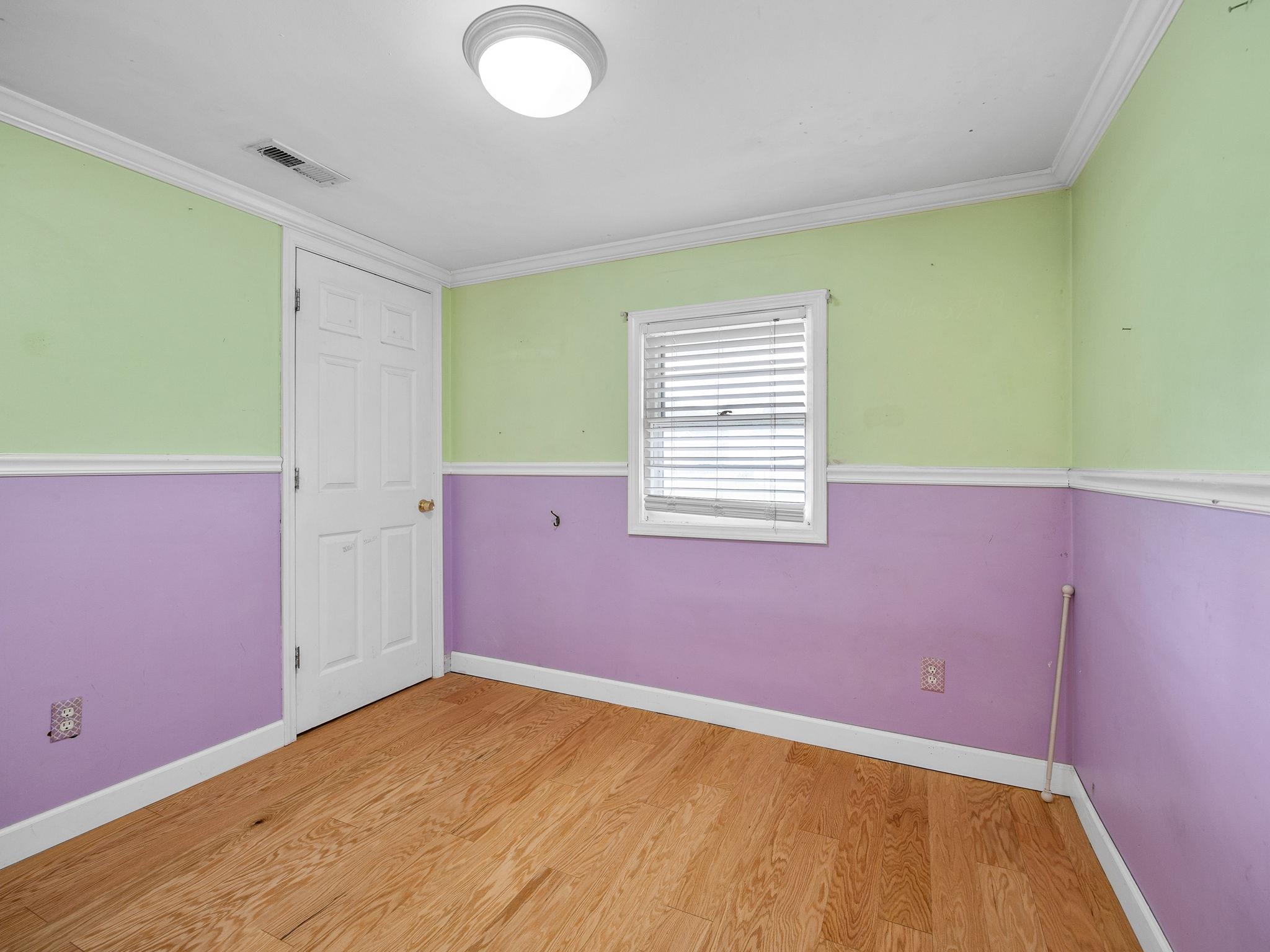 140 Hart St Street Property Photo 33