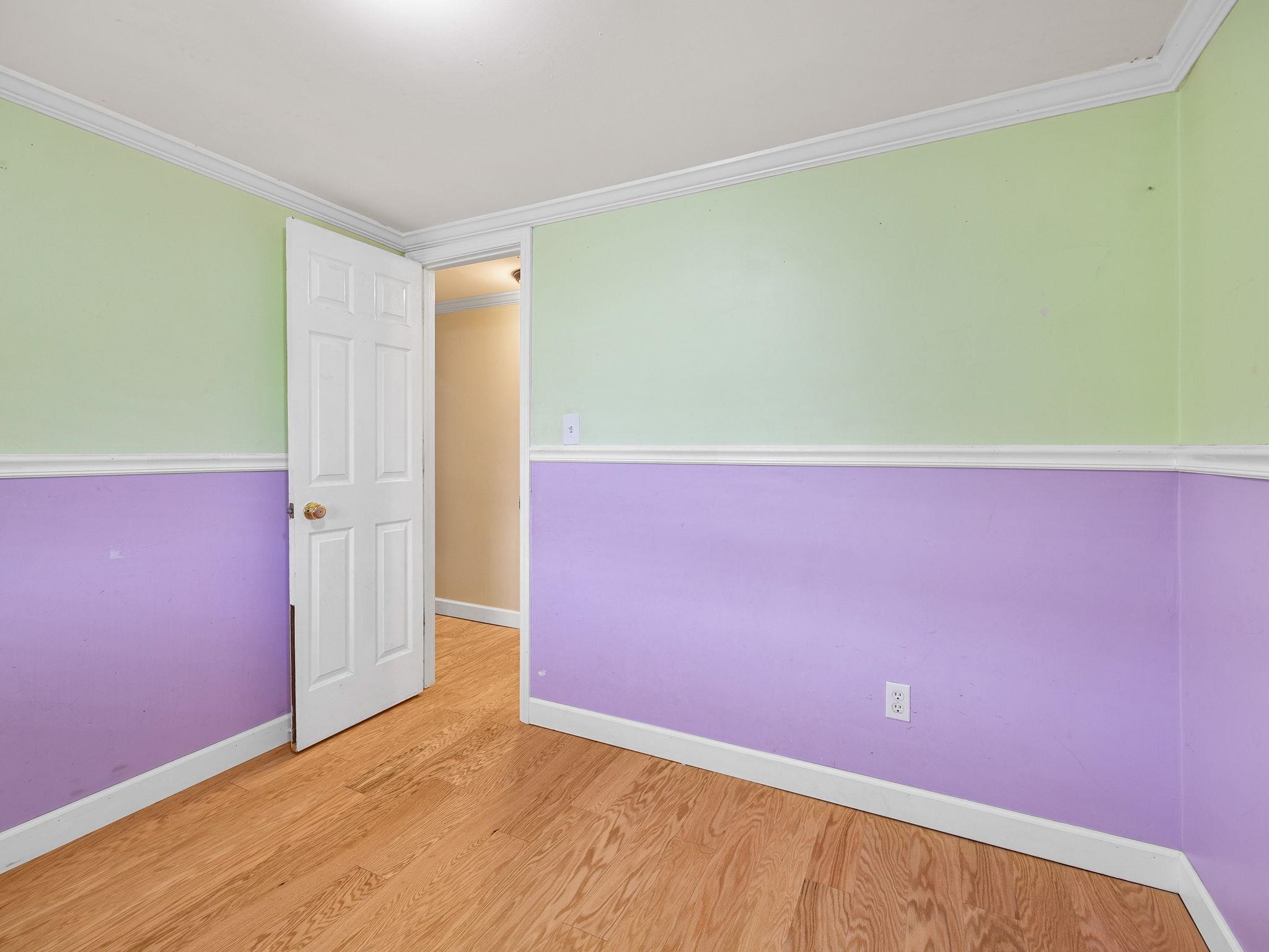 140 Hart St Street Property Photo 34