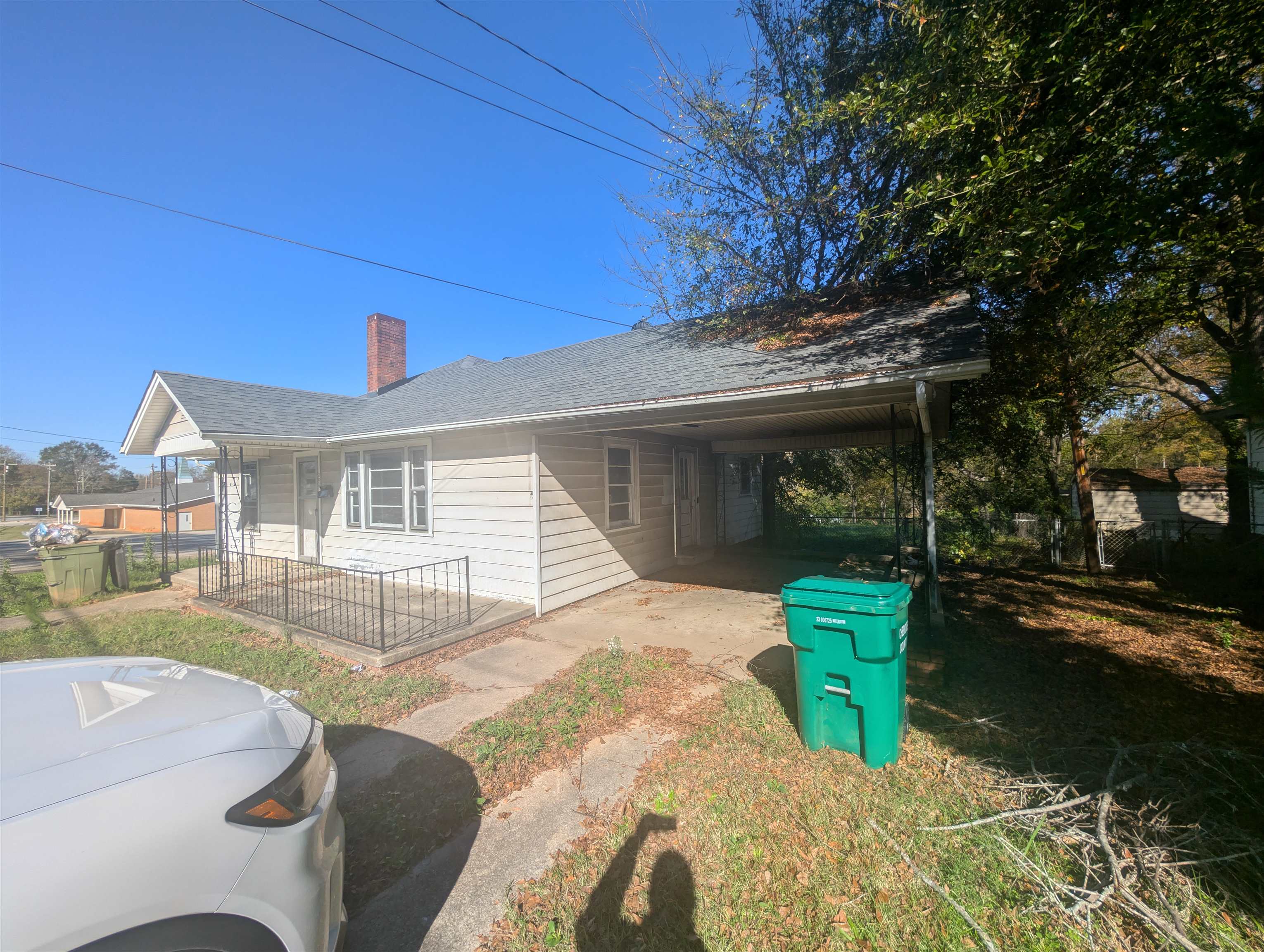 202 Holland St Property Photo 1