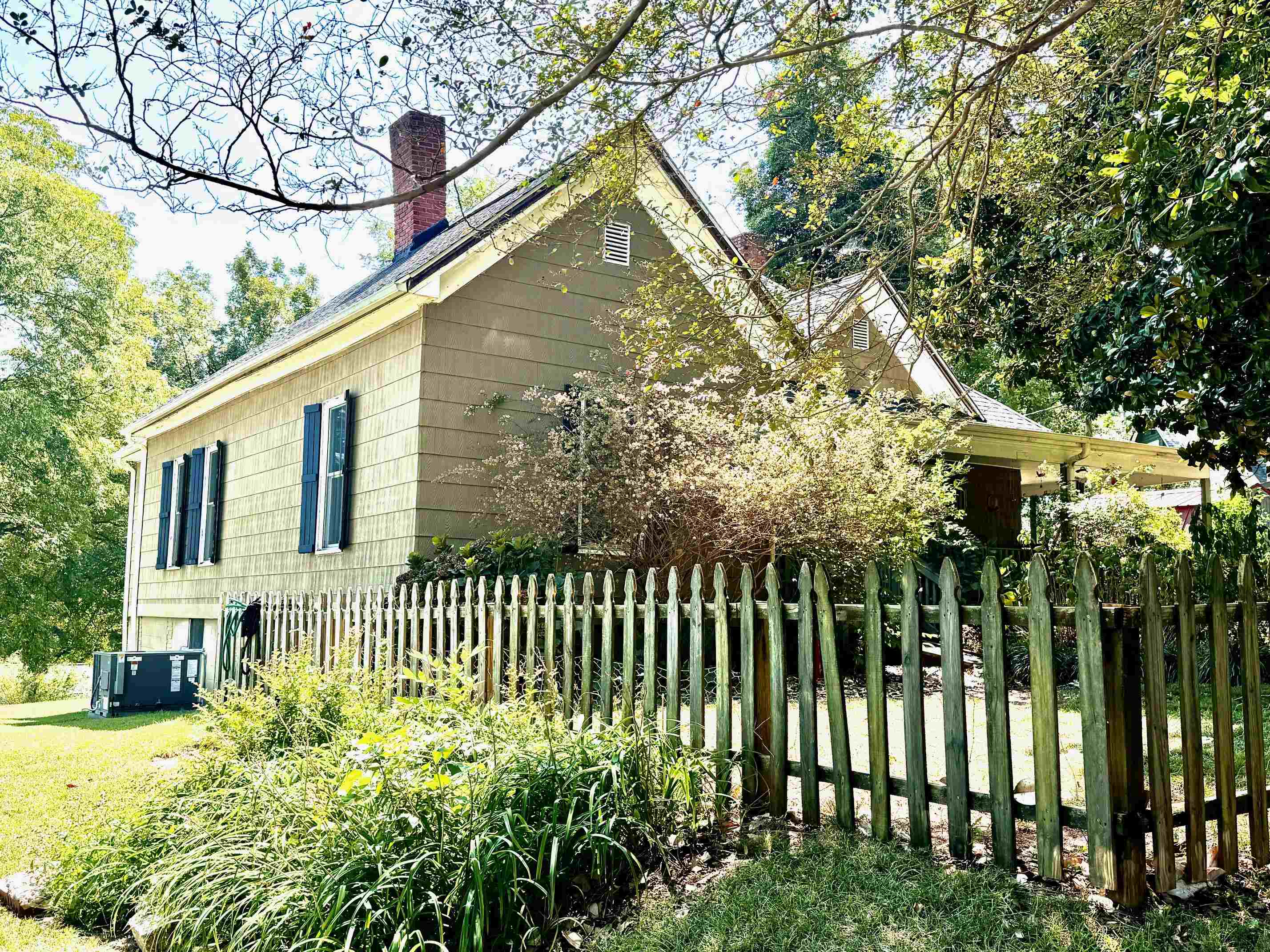 206 E Greenwood Street Property Photo 1