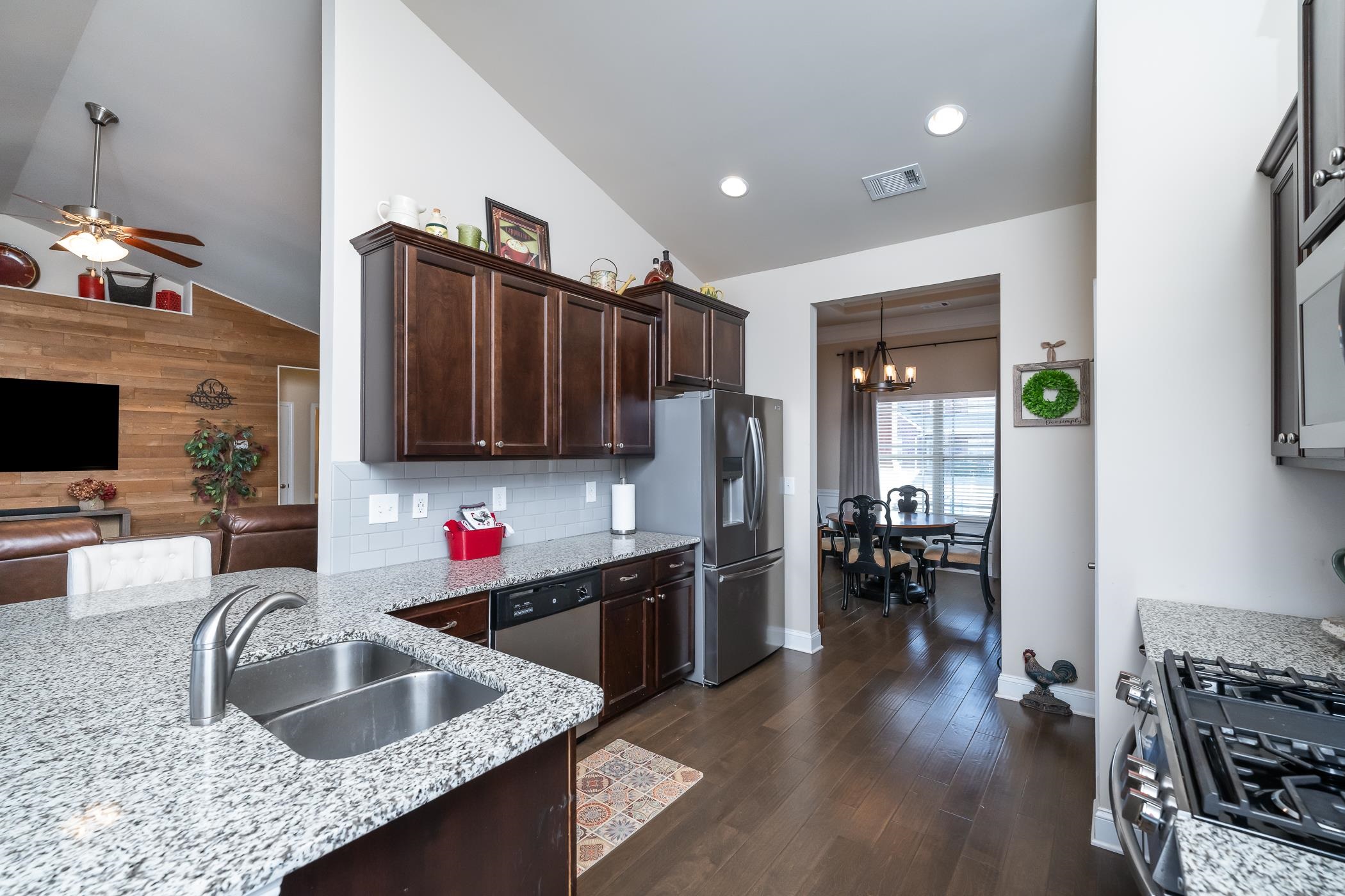 539 Bridgetowne Court Property Photo 15