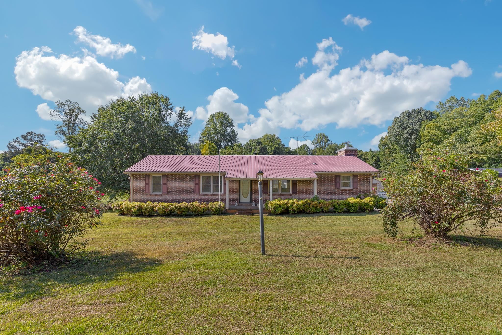 152 N Forest Cir Property Photo 3