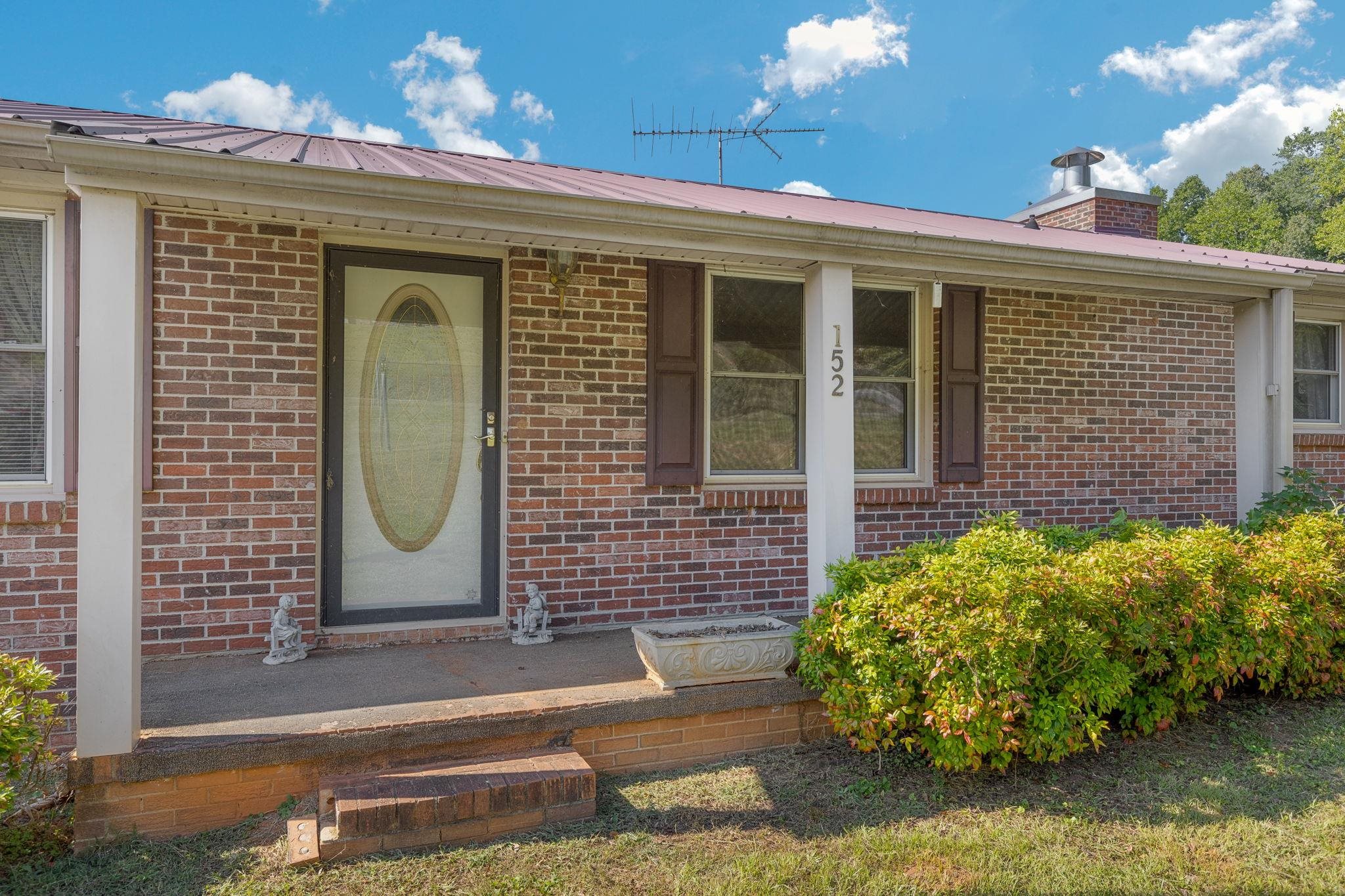 152 N Forest Cir Property Photo 6