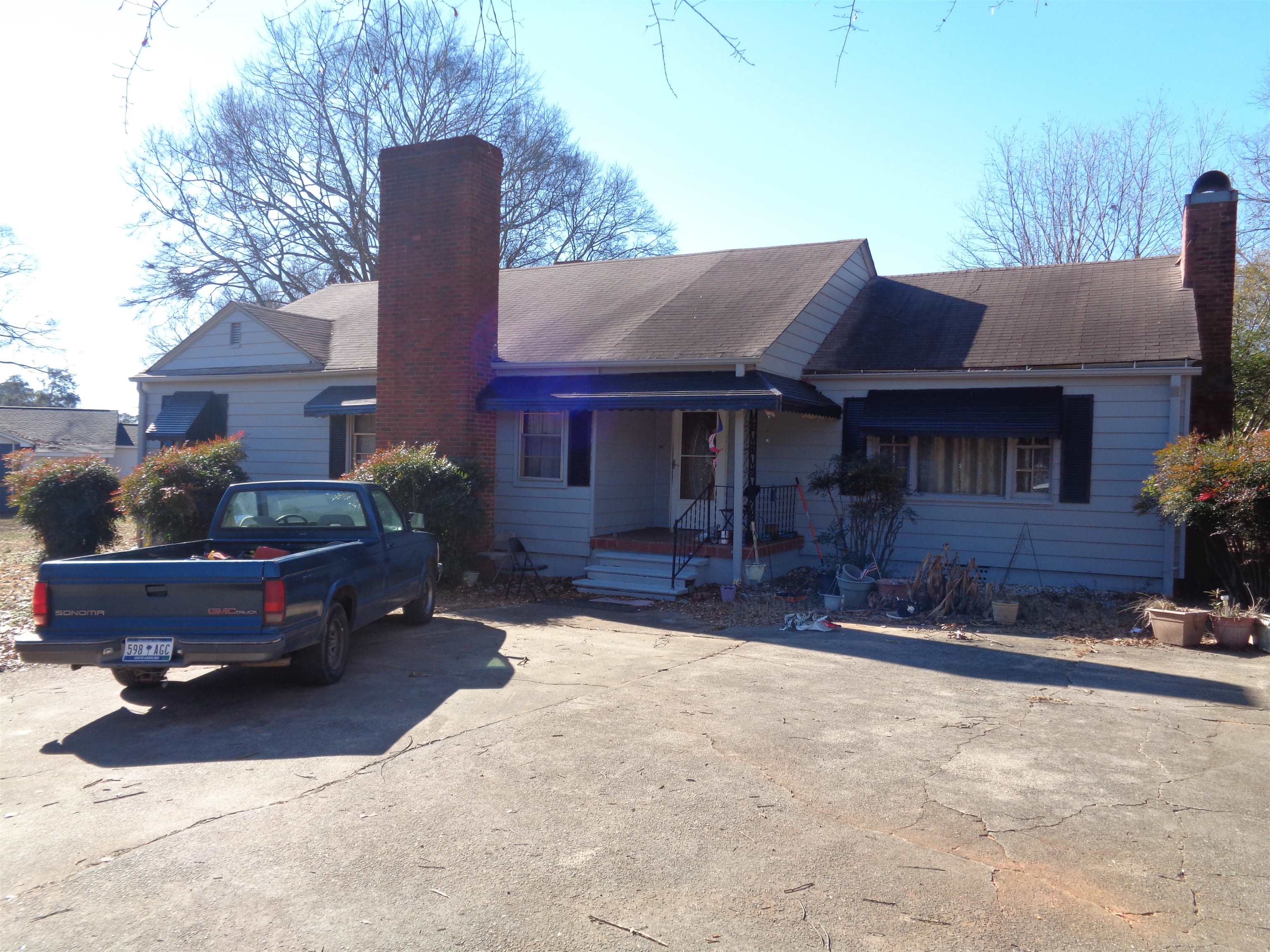 19 Pine Street Property Photo 4