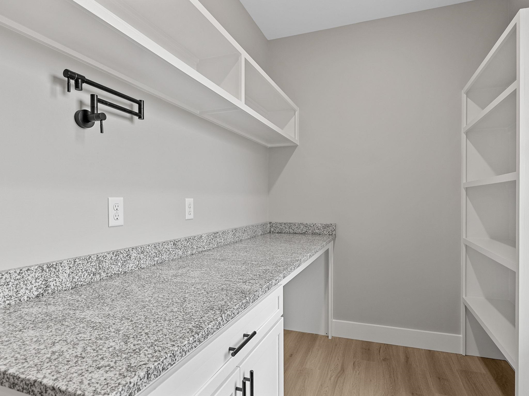 11585 New Cut Road Property Photo 14