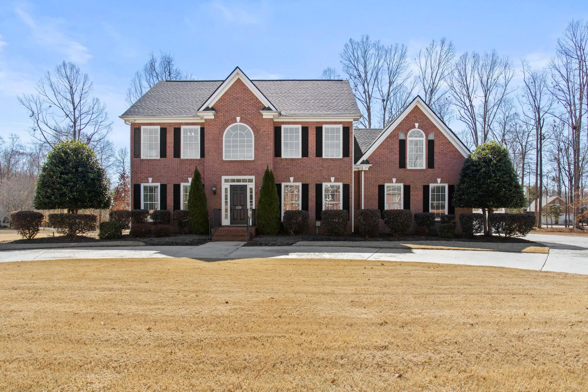 225 Watersedge Drive Property Photo 1