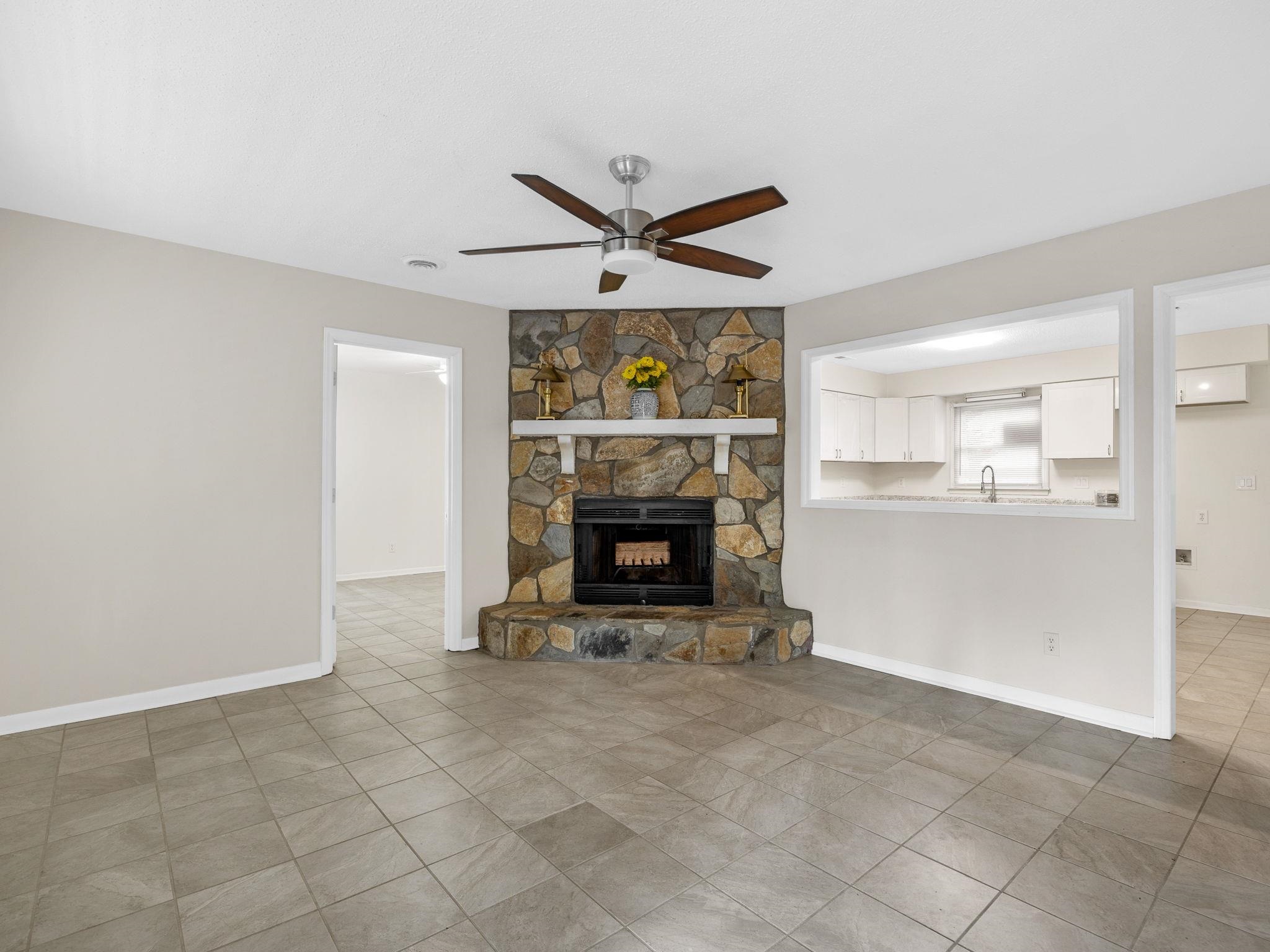 14 Sunridge Court Property Photo 6