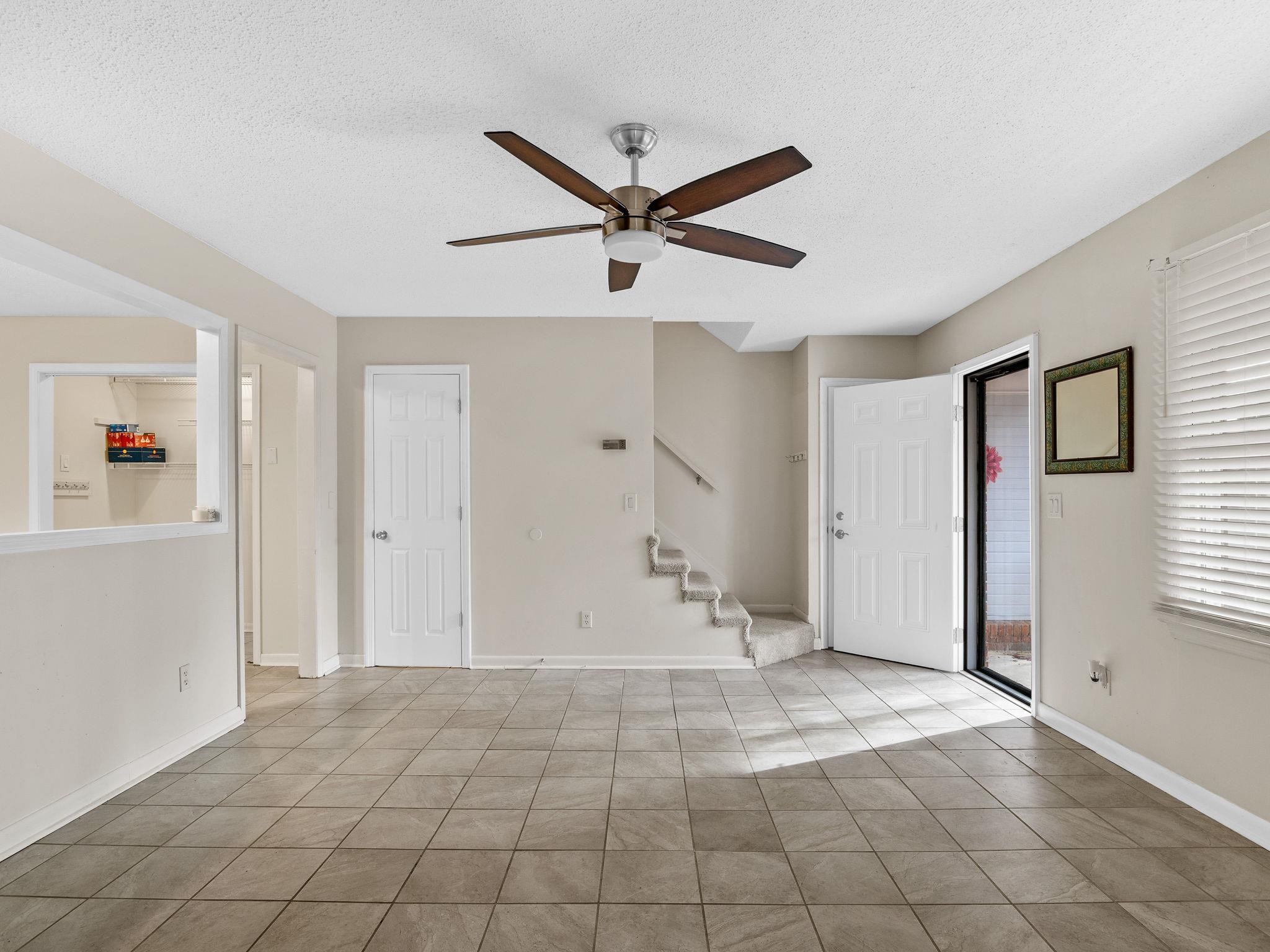 14 Sunridge Court Property Photo 8