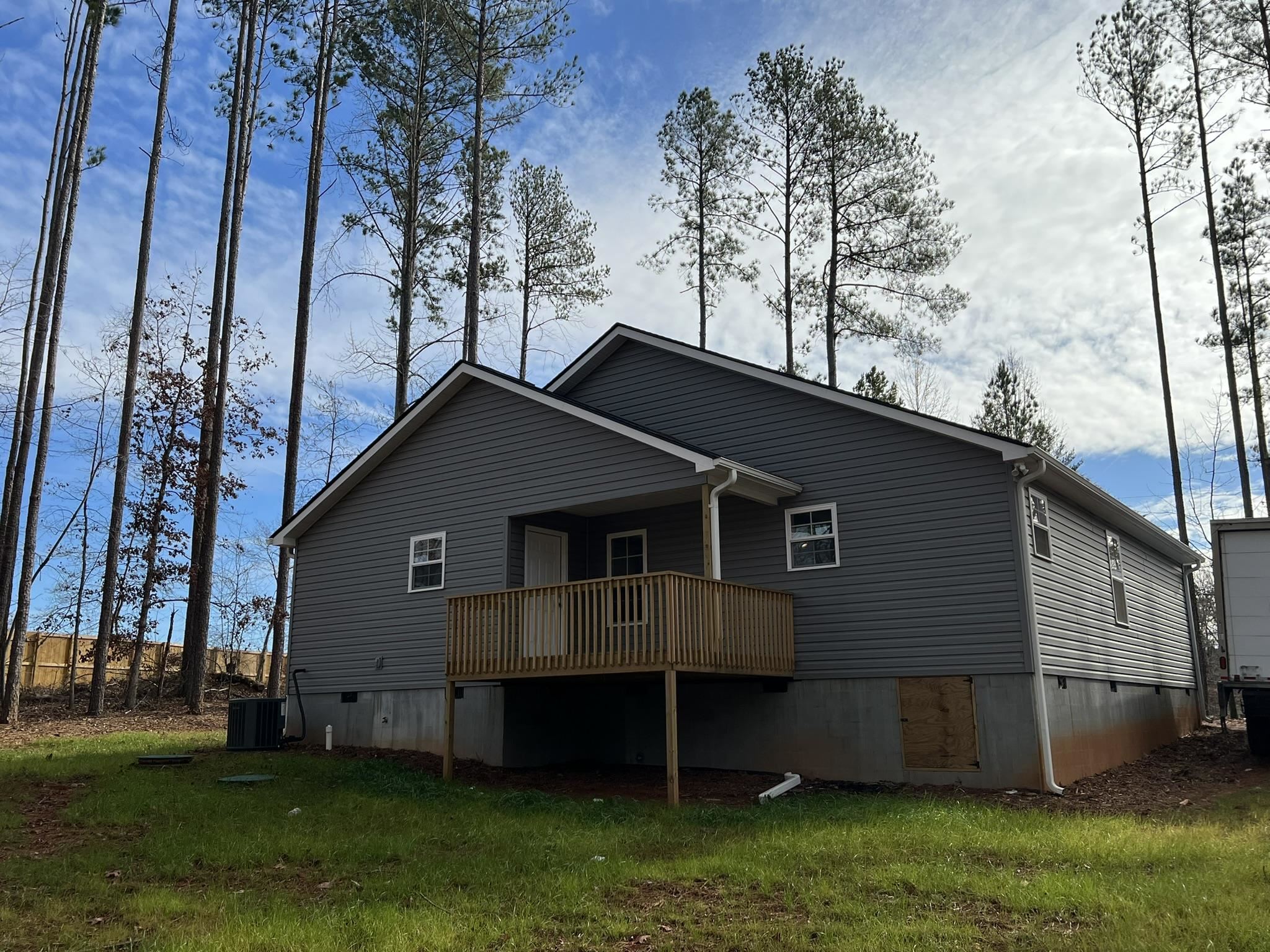 441 Pine Hollow Lane Property Photo 4